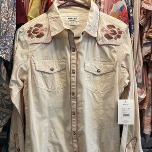 Ariat Pearl snap down - medium NWT